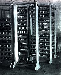 EDSAC, von Neumann mimarisini uygulayan ilk bilgisayarlardandr.
